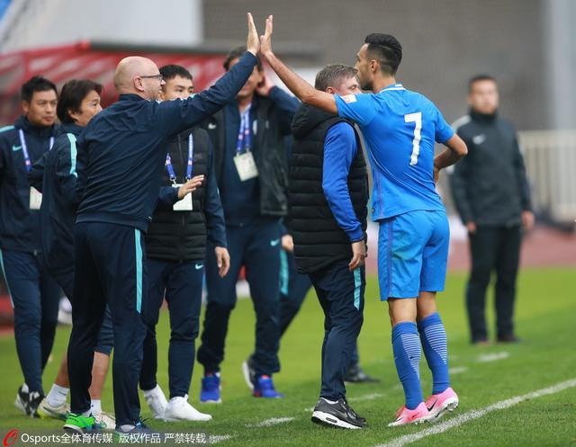 英超-利物浦2-0谢菲联 范迪克索博破门阿诺德助攻北京时间12月7日凌晨3:30，2023-24赛季英超联赛第15轮，利物浦客战谢菲尔德联队。